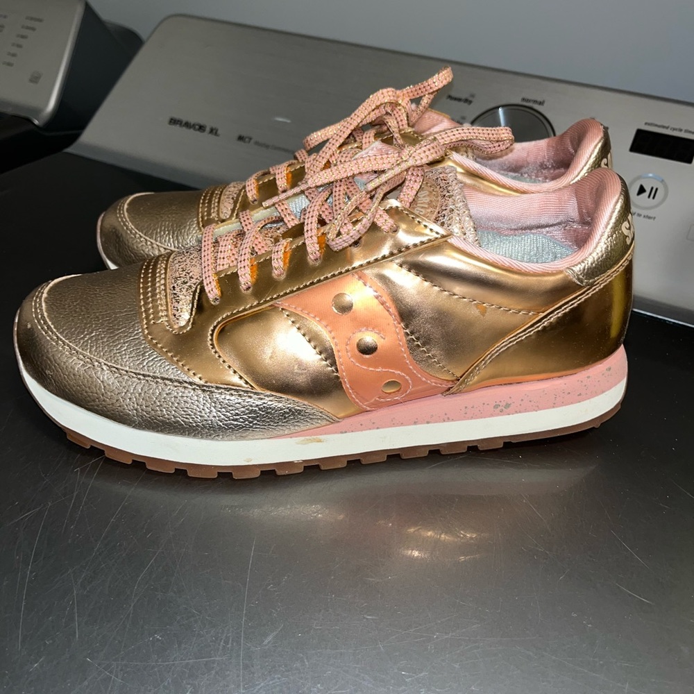 Saucony rose gold sneakers size 9W